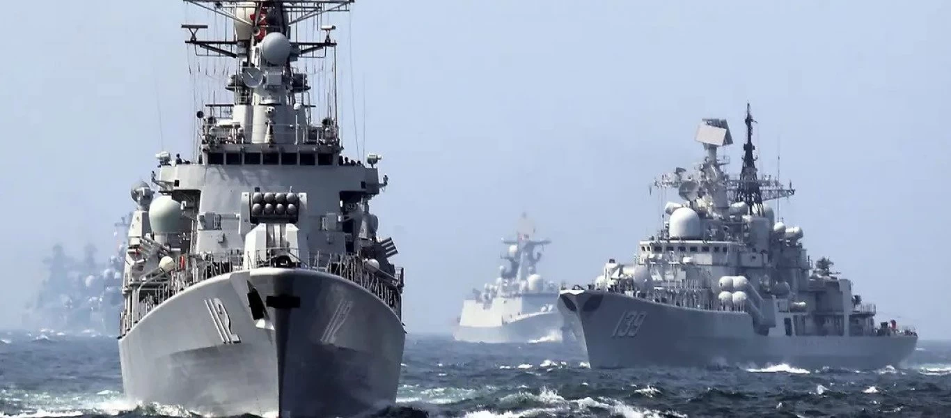 Επιδεινώνονται οι σχέσεις ΗΠΑ και Κίνας: Αμερικανικές κυρώσεις και συγκέντρωση κινεζικών δυνάμεων